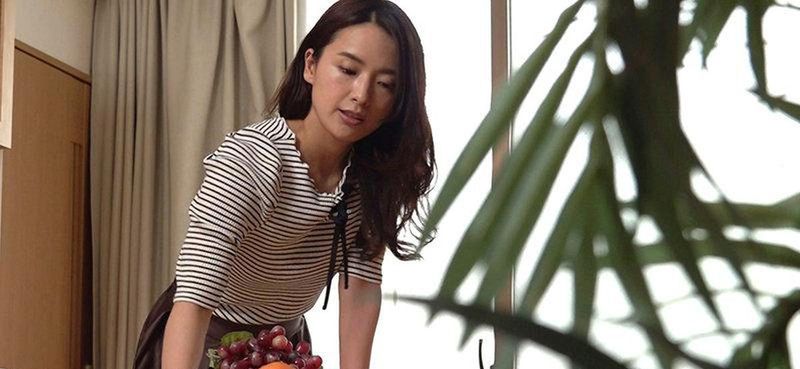 “เปิดโลก Ai Mukai จากสาวธรรมดาสู่ดาวดังแห่งวงการเอวีญี่ปุ่น กับผลงานที่ทั้งร้อนแรงและมีเอกลักษณ์”