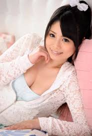 Miyu Shiina ดาวรุ่งสายใส ผู้ขโมยหัวใจทั้งเอเชียด้วยรอยยิ้มอันโดดเด่นและเสน่ห์เกินต้าน